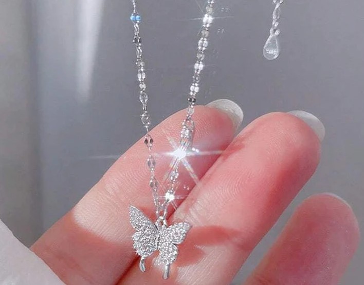 Silver necklace at TGR80 jewellery store in Shahganj